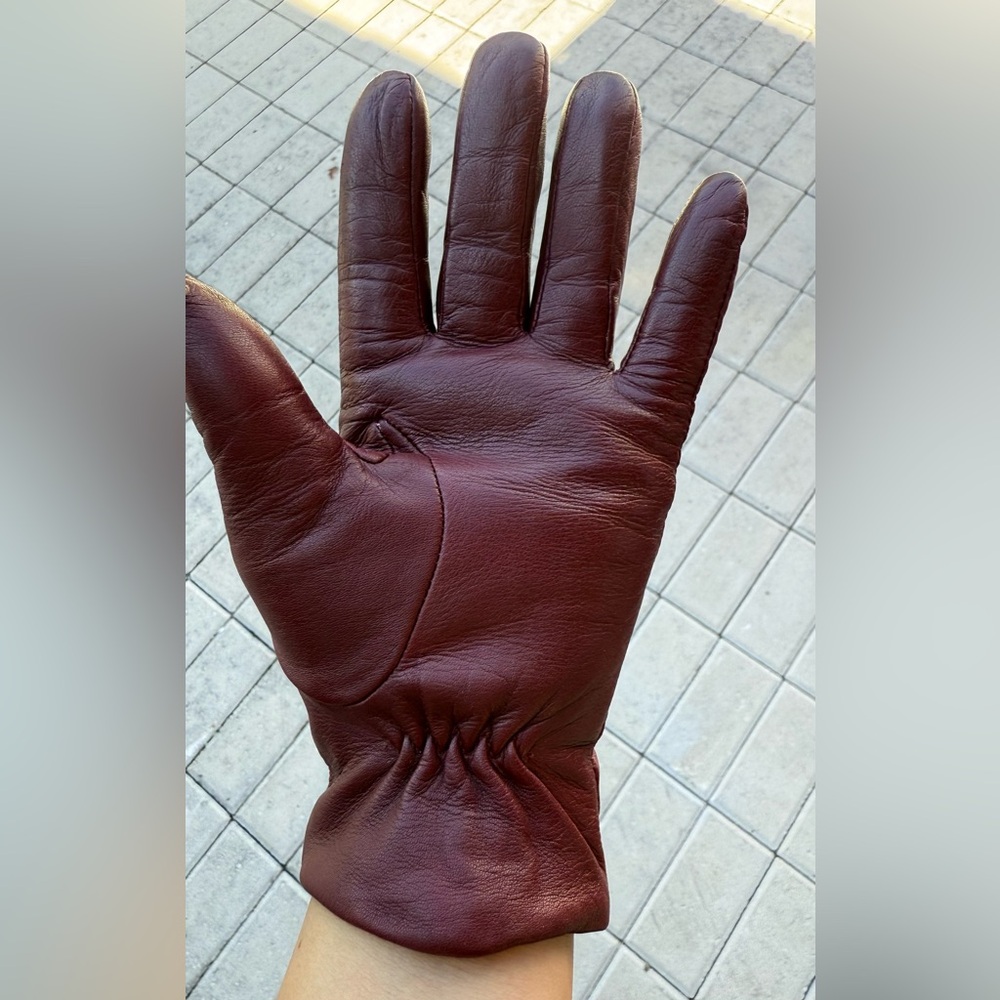 Ralph Lauren Burgundy Leather Gloves with Black Trim - Picture 4 of 9